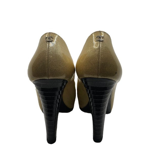 CHANEL Gold Black Tipped Heels 38 1/2